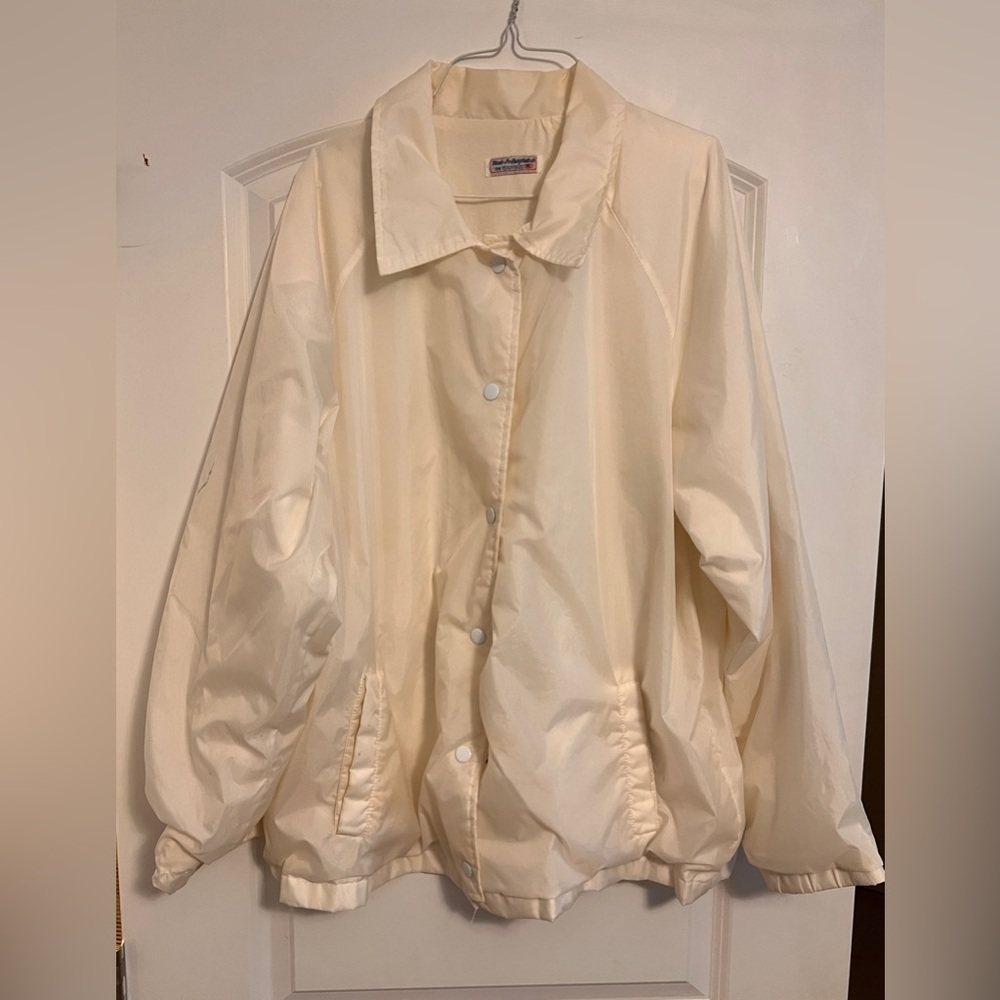 Vintage Men’s windbreaker jacket. Size XL. Barely worn.